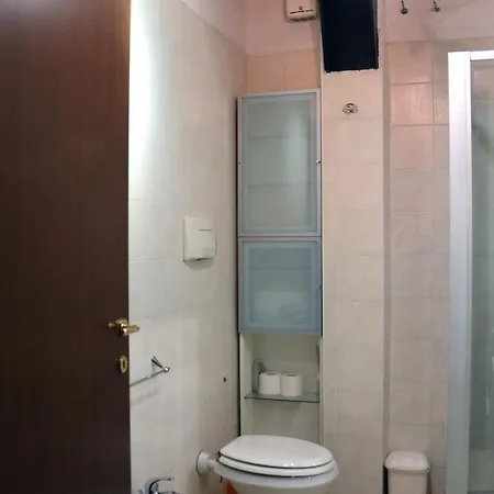 Flats4Rent Tommaso Apartment